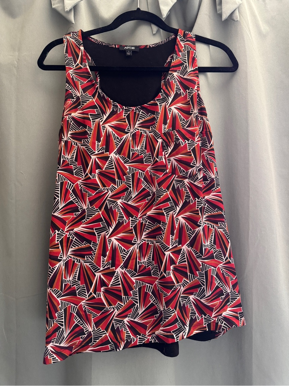 Apt. 9 Red, Black & White Geometric Scoop Neck Tank
